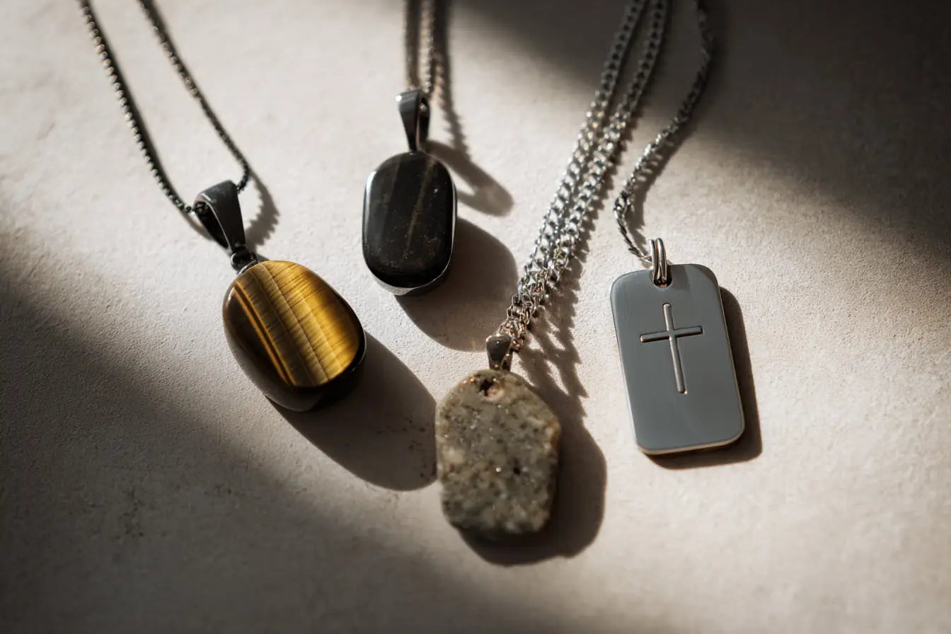 Top 6 des Meilleurs Pendentifs pour Homme