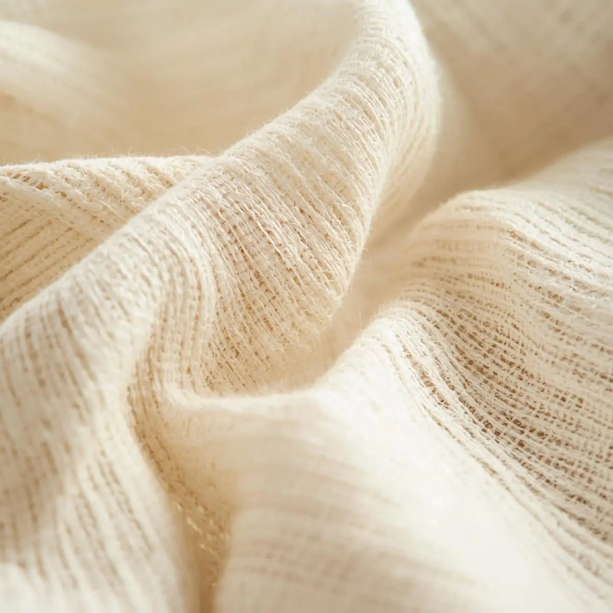 Quels tissus associer à vos bijoux égyptiens ?