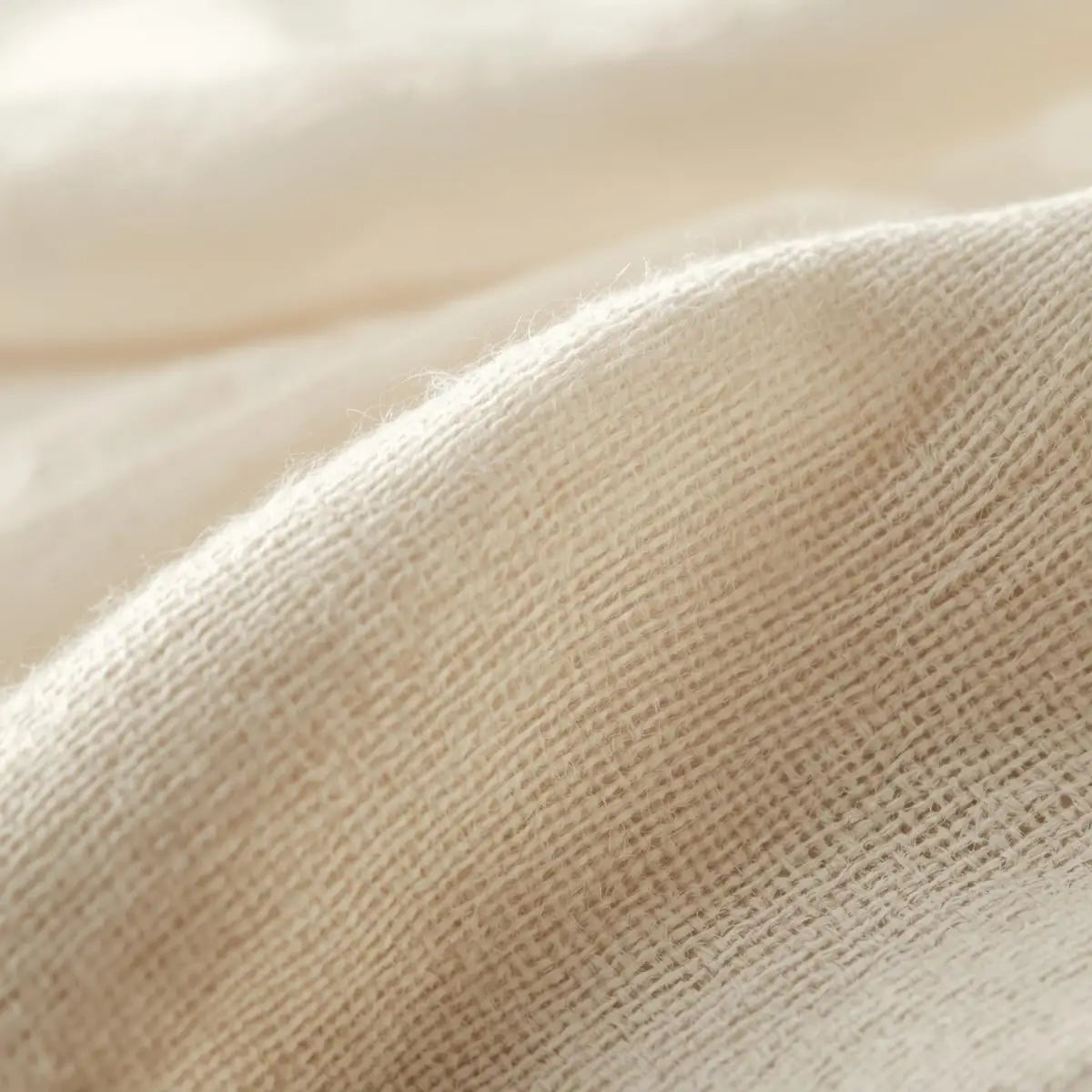 Quels tissus associer à vos bijoux égyptiens ?